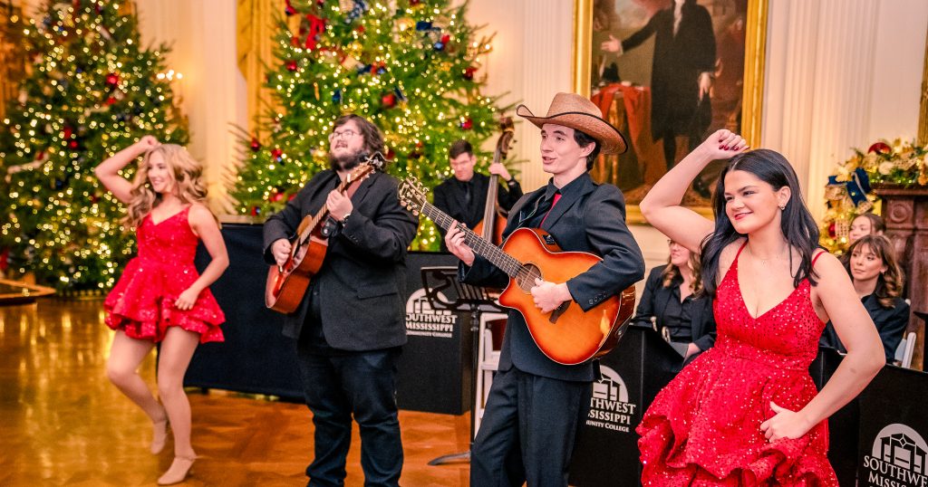The Southwest MS Community College performs for the Holiday Christmas Tours in the East Room of the White House, Saturday, December 17, 2025. (Official White House Photograph by Nick Choiniere)